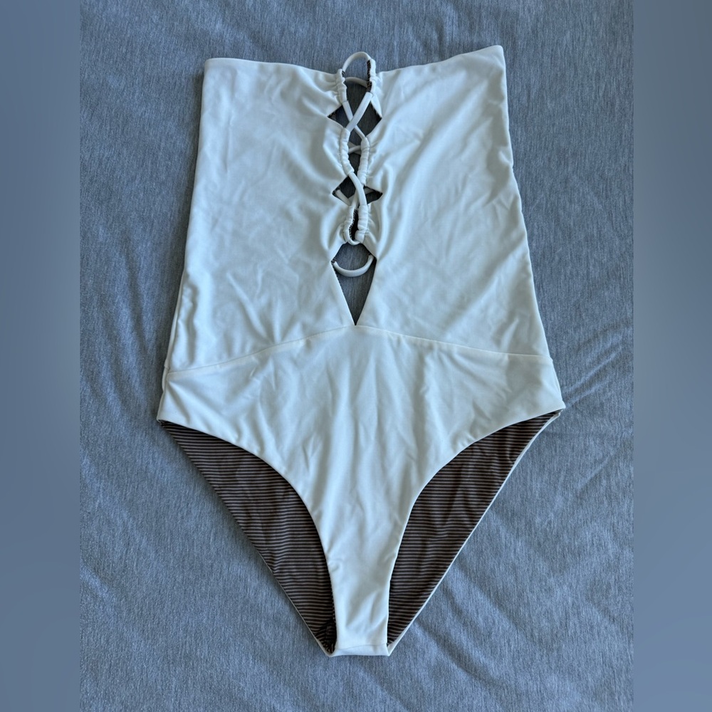 Acacia white bronx